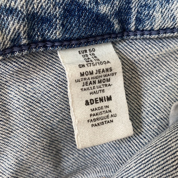 H&M Mom Jeans Ultra High Waist | Size 18 - Picture 5 of 6